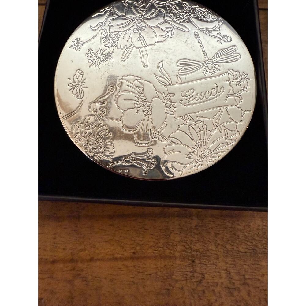 Gucci Flora Compact Mirror Floral Embossed Dragonfly Design with Box Parfume GWP - Picture 3 of 7